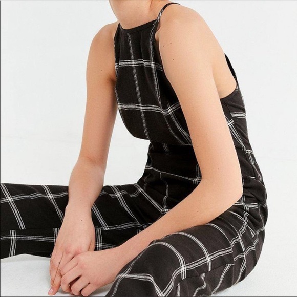 UO Hattie Linen High-neck Jumpsuit - Picture 4 of 7